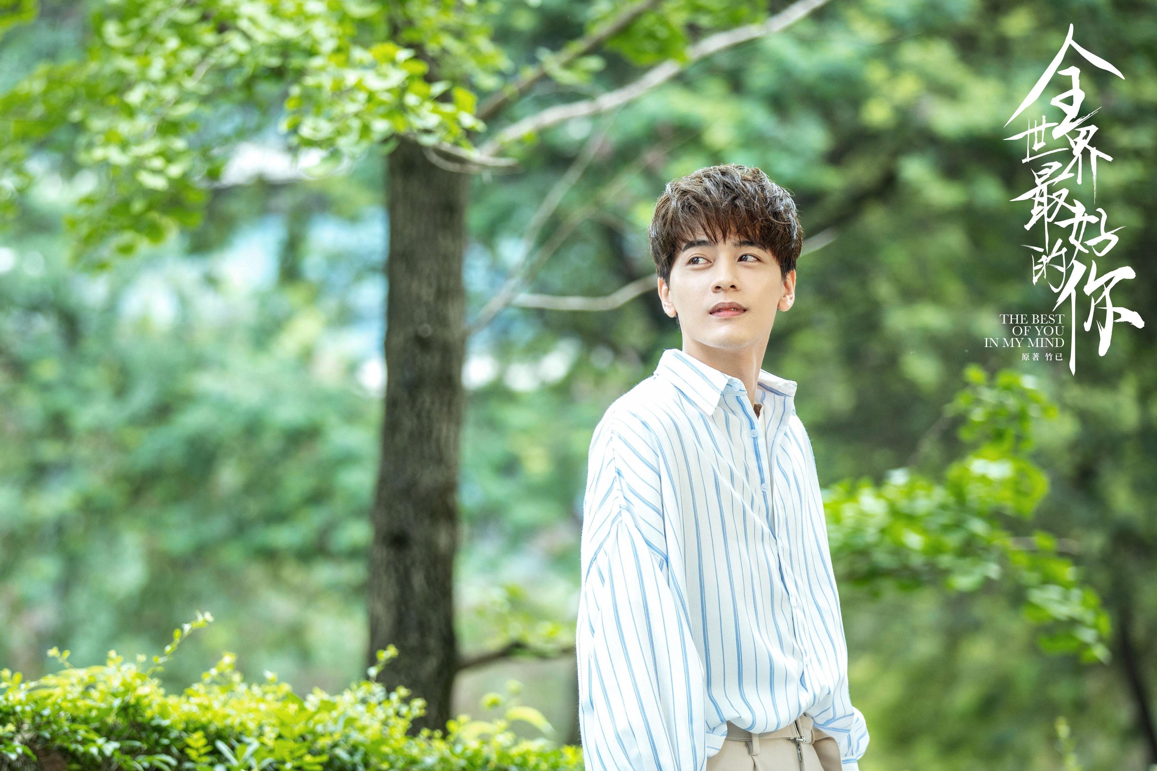 《英雄联盟跨洲赛场,巅峰对决火花四溅》